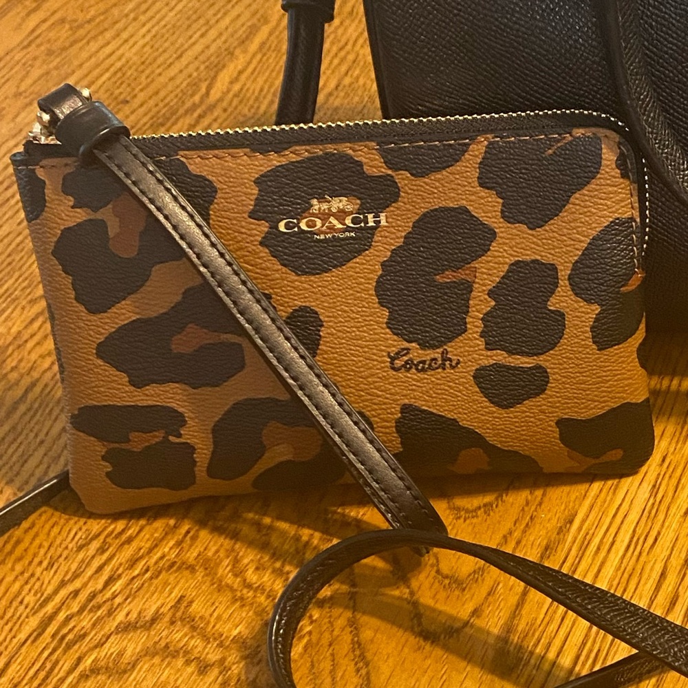 Coach wristlet wallet leopard style